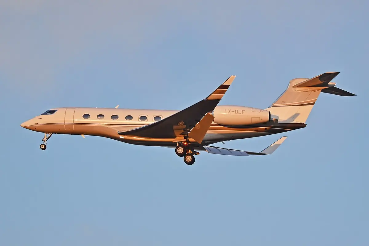 A Gulfstream G650 long-range business jet