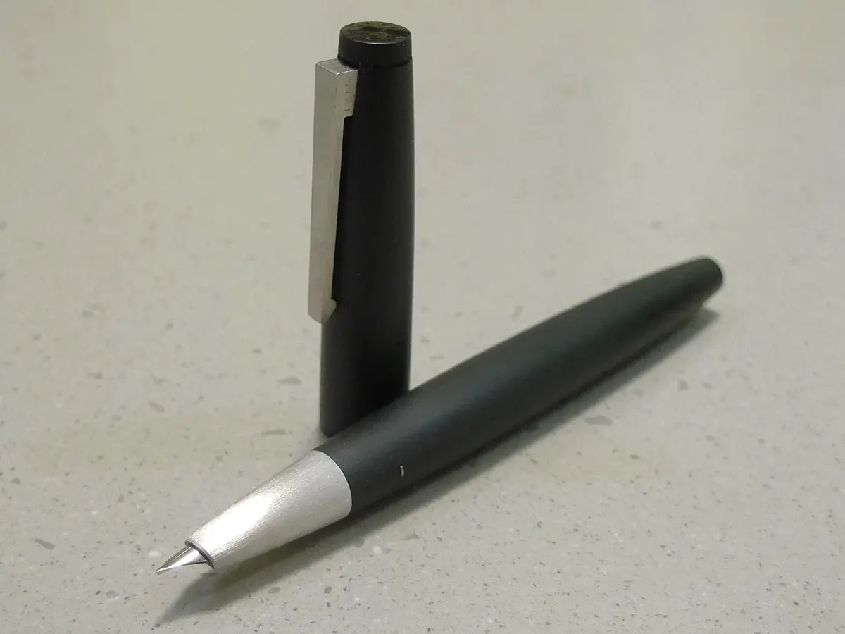 The semi-hooded nib of a Lamy 2000